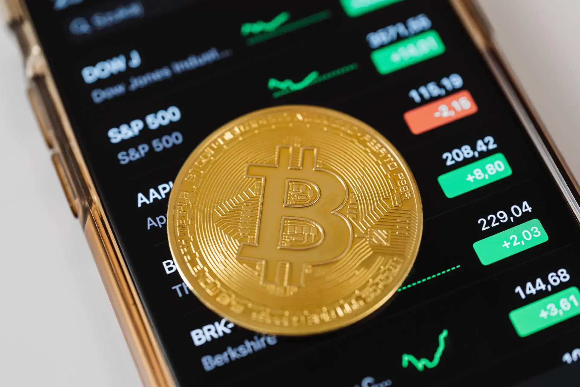 La criptomoneda Bitcoin baja más de un 3% en 24 horas
