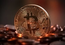 Plataformas de IA anticipan rango de precios para Bitcoin