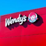 Wendy’s reporta caída de ventas y recorta previsiones para 2025: esto opinan los analistas