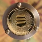 Solana (SOL) sube 43% en un mes: nuevo token SNS, apoyo institucional y posible rally tras la Fed