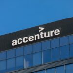 5 acciones en el foco este viernes: ACN, KMX, APG, DRI y KR