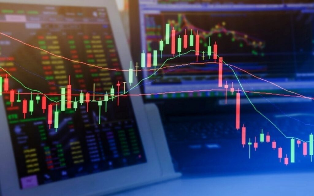 Santander, Aena e Indra redefinen sus estrategias con adquisiciones y fusiones clave