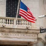 Wall Street abre en terreno mixto: Dow Jones cae, mientras el Nasdaq avanza