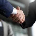 Santander y BBVA, dos estrategias opuestas: ¿quién crea más valor con sus adquisiciones?