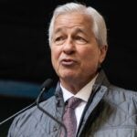 Mercados financieros subestiman riesgo de alza de tasas en EE.UU., advierte Jamie Dimon