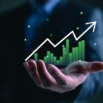 Acciones con valor y momentum: cómo combinar estrategias opuestas para ganar en Bolsa