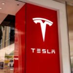 Acciones de Tesla apuntan alto: robotaxis, FSD y robots humanoides impulsan su valoración