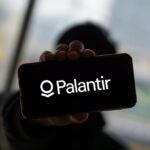 Acciones de Palantir caen pese a su histórico rally y genera dudas por su valoración inflada