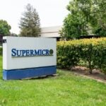 Super Micro Computer advierte debilidades en controles financieros pese a auge de la IA