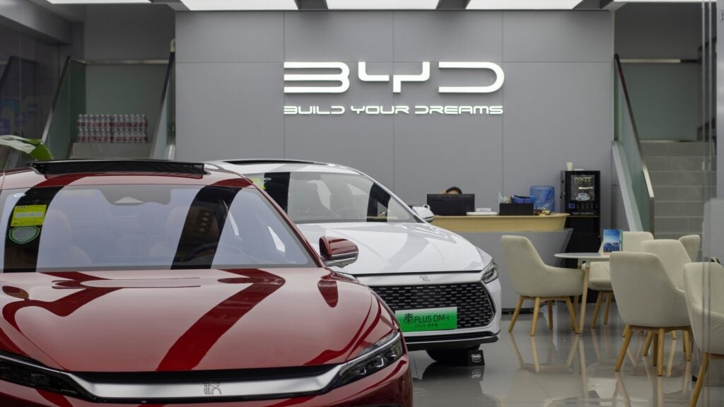 BYD recorta objetivo de ventas 2025 a 4,6 millones tras caída de beneficios BYD recorta objetivo de ventas 2025 a 4,6 millones tras caída de beneficios