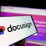 Acciones de DocuSign están cotizando un 8% más alto; Aquí están 20 acciones que se mueven en premercado