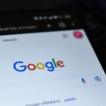 Acciones de Google reaccionan a reestructuración en su división publicitaria impulsada por la IA