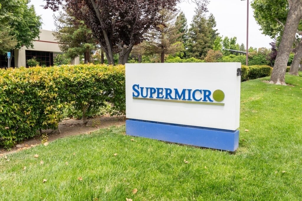 Supermicro se recupera tras ampliar su línea de servidores con la nueva solución MicroBlade junto a AMD Supermicro se recupera tras ampliar su línea de servidores con la nueva solución MicroBlade junto a AMD