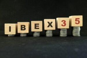El IBEX 35 marca un nuevo máximo histórico y se consolida sobre los 16.000 puntos