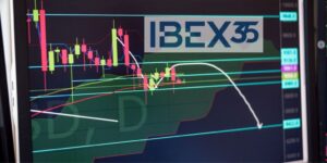 Ibex 35 mantiene tono positivo en noviembre con foco en resultados de Telefónica