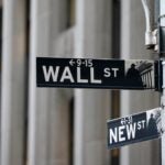 Los futuros de Wall Street caen entre temores a burbuja de IA y cautela por la Fed