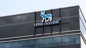 Novo Nordisk enfrenta tensión accionarial mientras busca renovar su consejo y recuperar impulso en obesidad