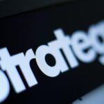 Acciones de Strategy Inc repuntan mientras bitcoin presiona a los inversores