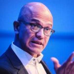 Acciones de Microsoft retroceden mientras Nadella alerta sobre el verdadero cuello de botella de la IA