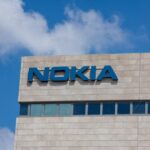 Acciones de Nokia caen mientras la compañía redefine su estrategia enfocada en IA y redes del futuro