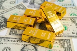 Compras de oro de bancos centrales aumentan con fuerza ante riesgos geopolíticos