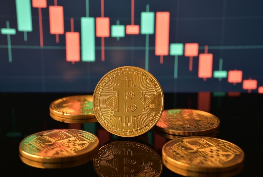 Bitcoin en zona cr�tica: el soporte se debilita mientras crecen los riesgos de mercado | Benzinga Espa�a 