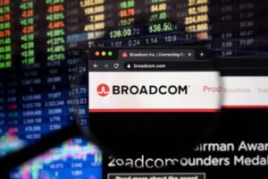 Acciones de Broadcom se desploman pese a resultados récord: Goldman ve una oportunidad con potencial alcista