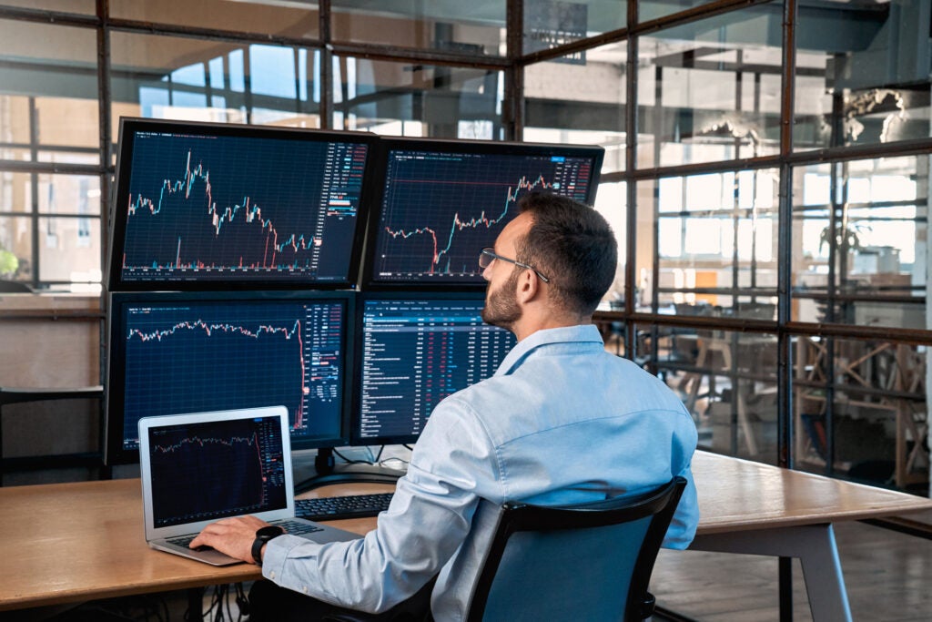 Borse europee miste nel finale senza direzione, Milano tiene meglio