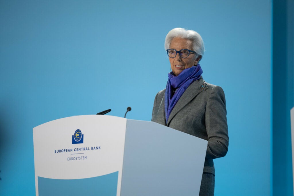 Lagarde: “In arrivo altri rialzi di 50 punti base, rispetto alla Fed abbiamo più strada da fare”