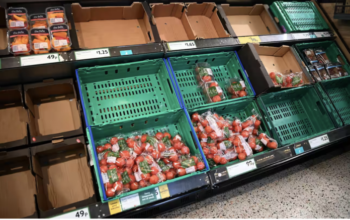 Effetto Brexit, i supermercati inglesi devono iniziare a razionare frutta e verdura