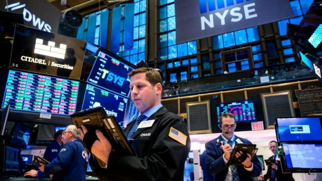 Le Borse europee aprono in rosso dopo il sell-off sui bancari a Wall Street