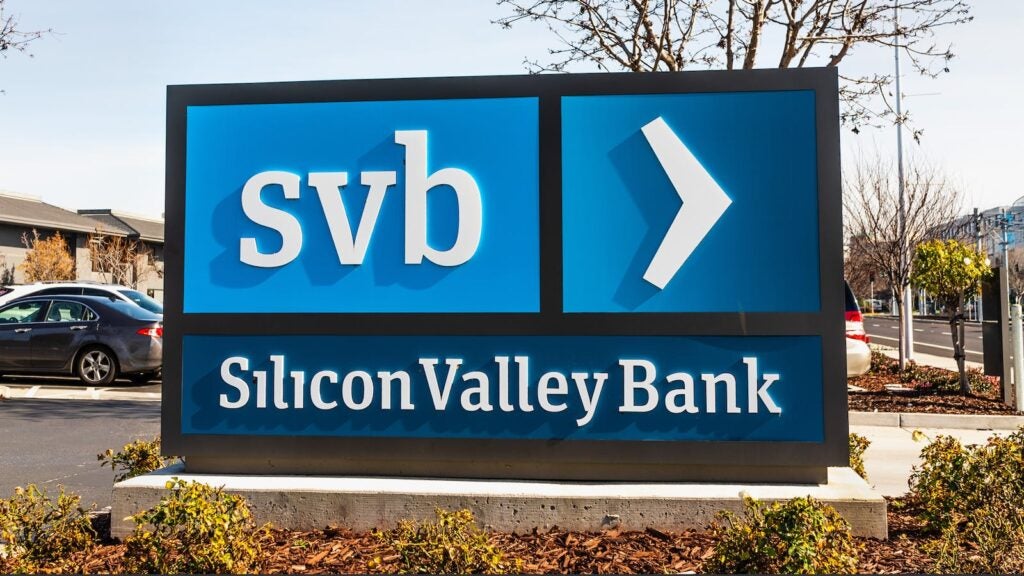Silicon Valley Bank crolla a Wall Street e manda in rosso tutte le banche