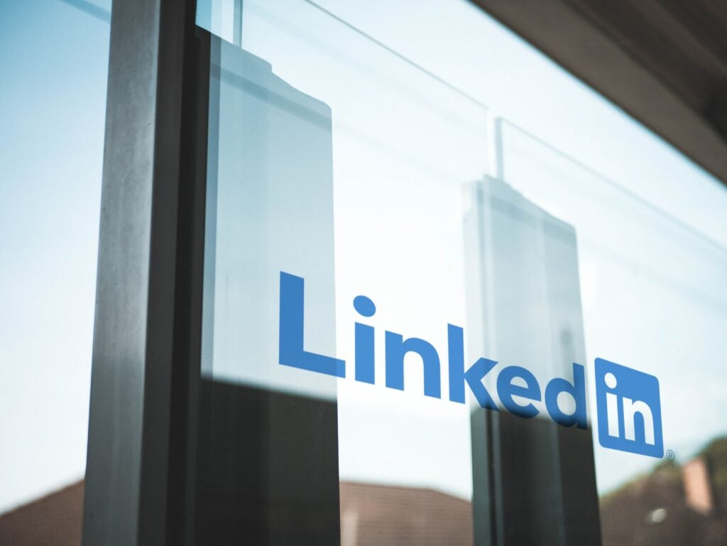 Amazon, Wells Fargo e JP Morgan le aziende migliori per fare carriera secondo LinkedIn