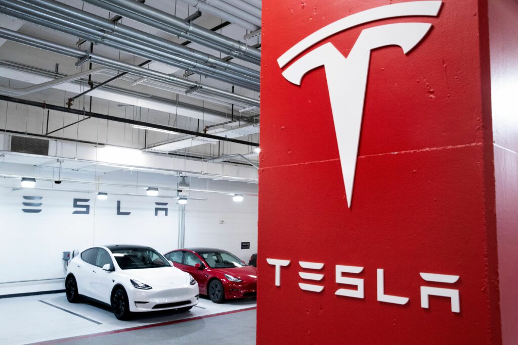 Azioni Tesla in forte rialzo grazie alla probabile vittoria di Trump