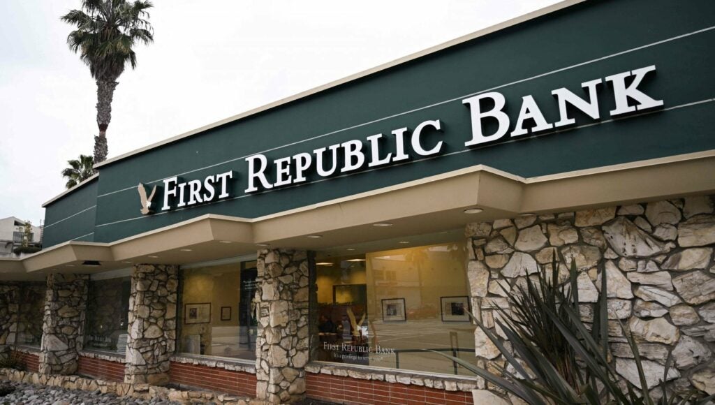 Borse in rosso nonostante le trimestrali Google e Microsoft, pesa il crollo di First Republic Bank