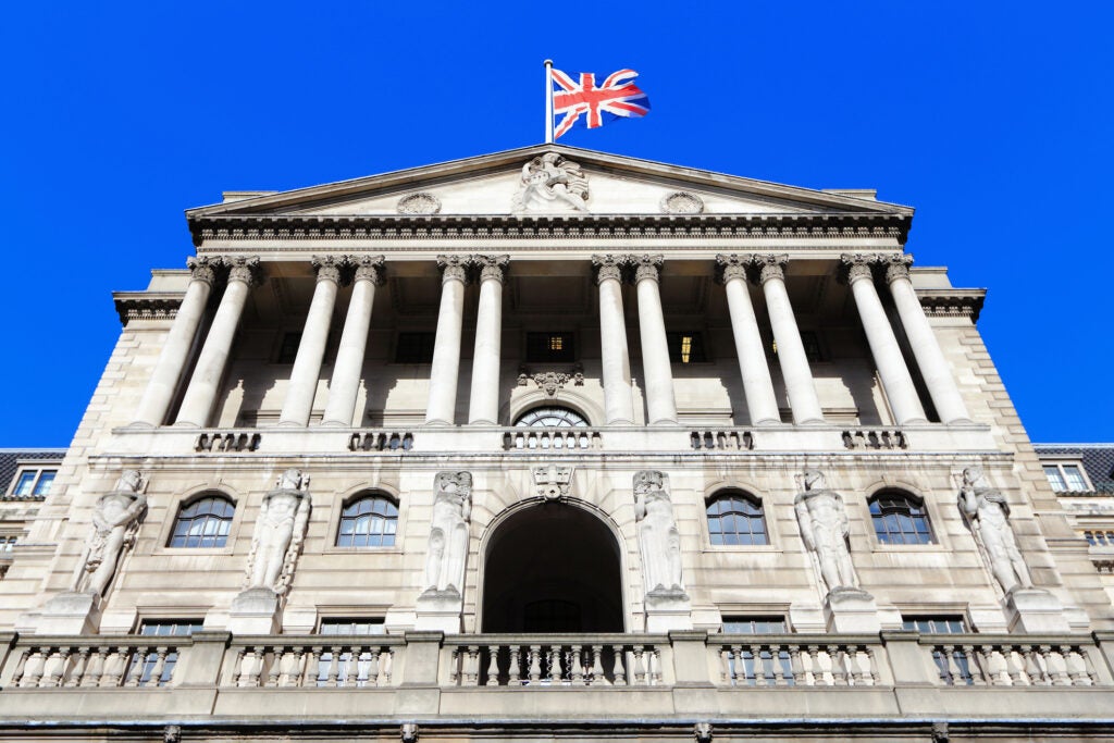 Bank of England aumenta i tassi di 50 punti base, la banca centrale turca passa da 8,5% a 15%