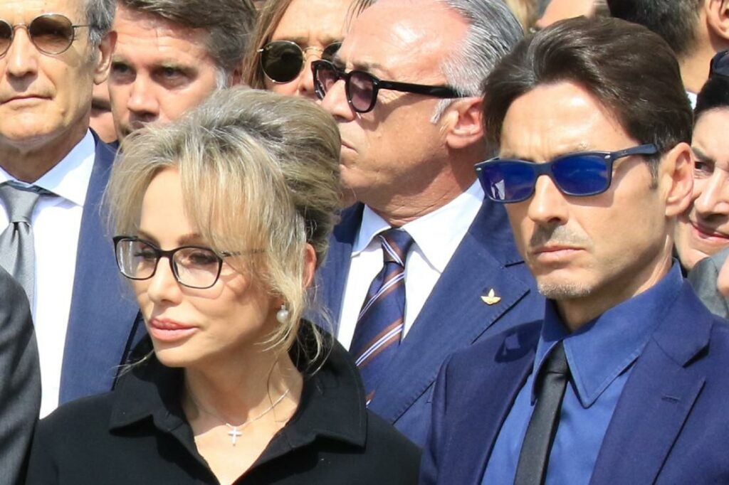 Mediaset giù in Borsa dopo il testamento che dà il controllo Fininvest a Marina e Pier Silvio