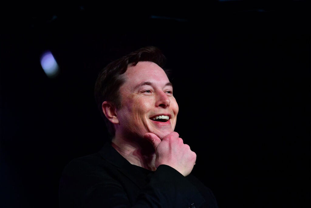 Musk sfida ChatGPT con la nuova società xAI