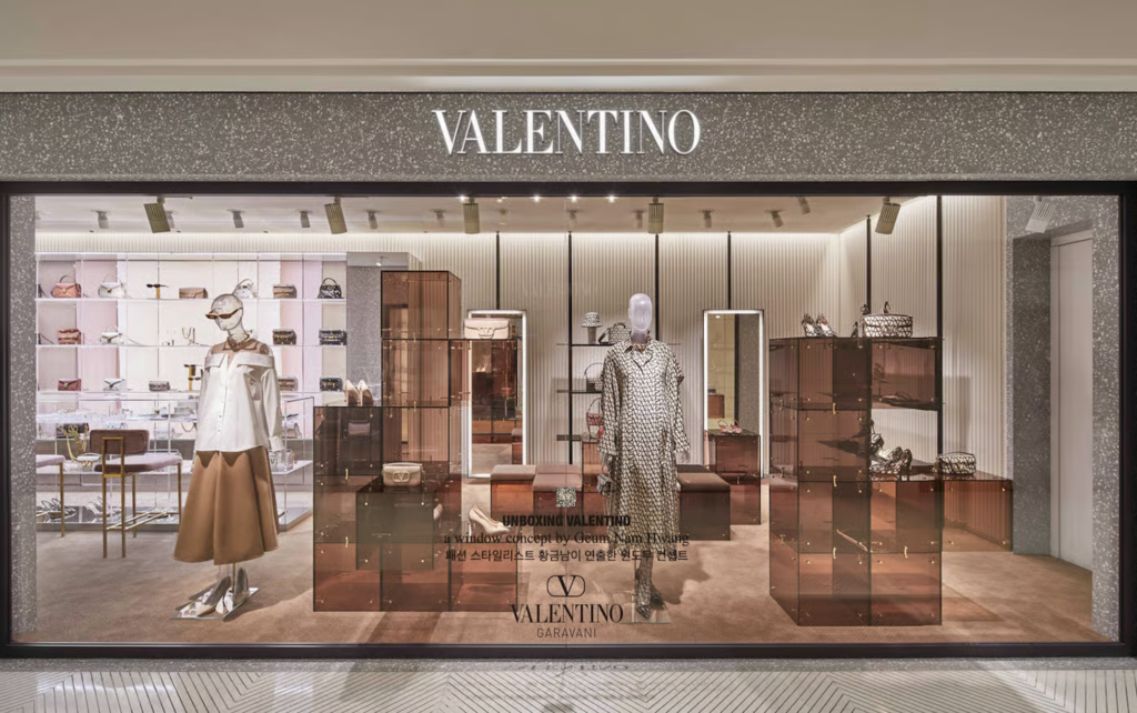 Kering compra il 30% di Valentino per 1,7 miliardi, ricavi a 10 miliardi nel semestre