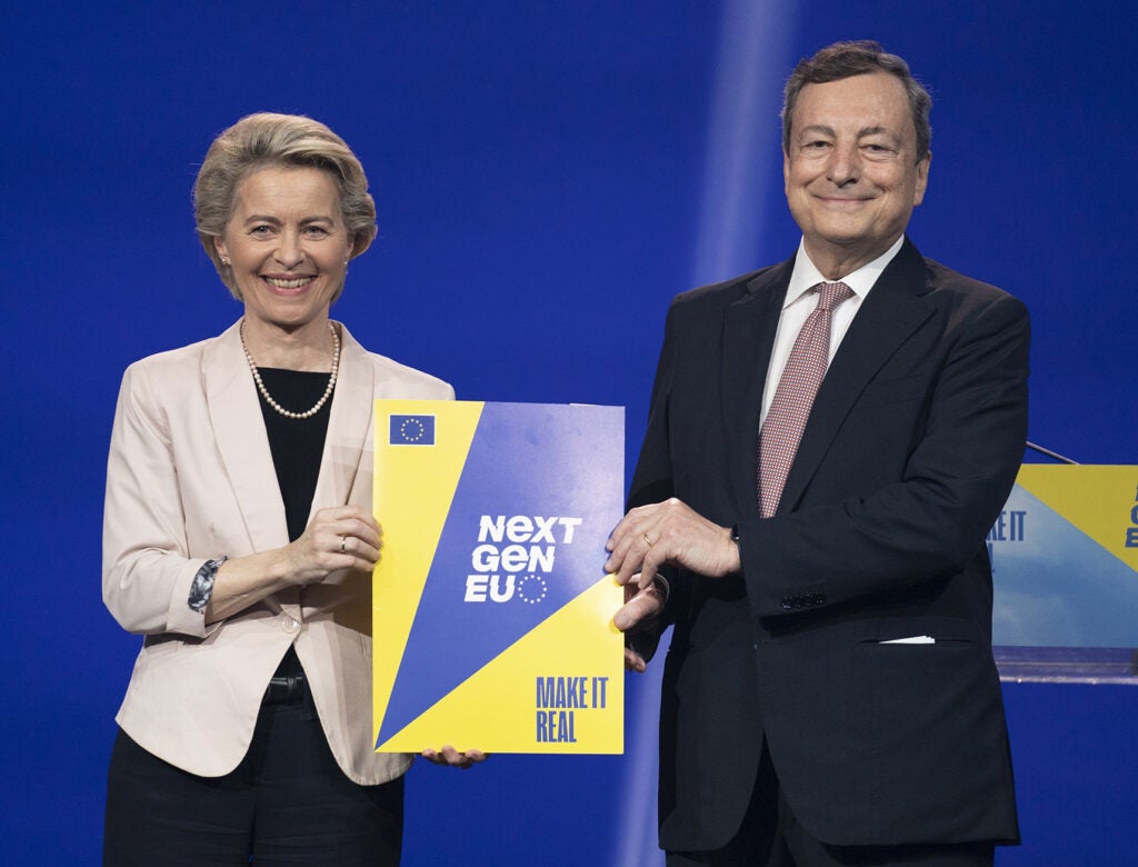 Von der Leyen lancia un’inchiesta sulle auto elettriche cinesi e chiede aiuto a Mario Draghi