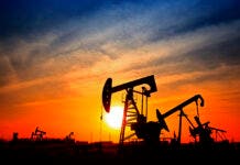 S’infiamma il petrolio: chi ha il controllo sull’aumento dei prezzi?