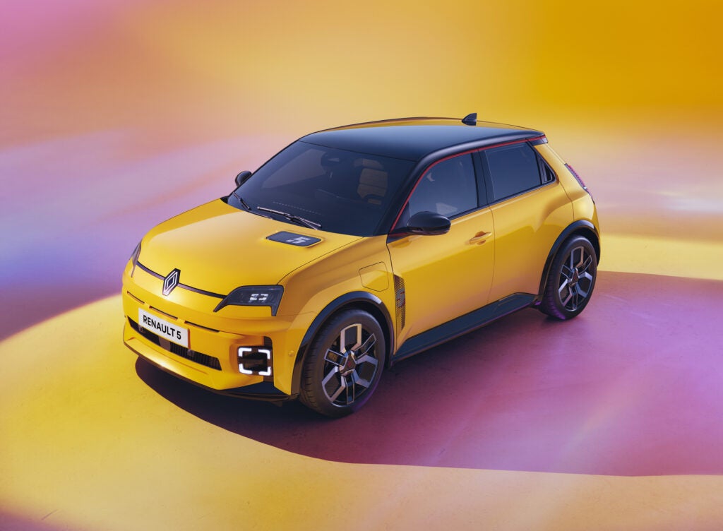 Torna la Renault 5, elettrica da 25mila euro con obiettivo il mass market