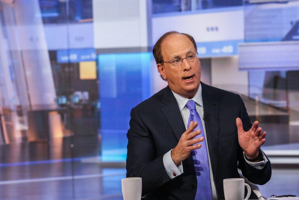 Larry Fink (BlackRock): bisogna adeguare le pensioni all’allungamento della vita