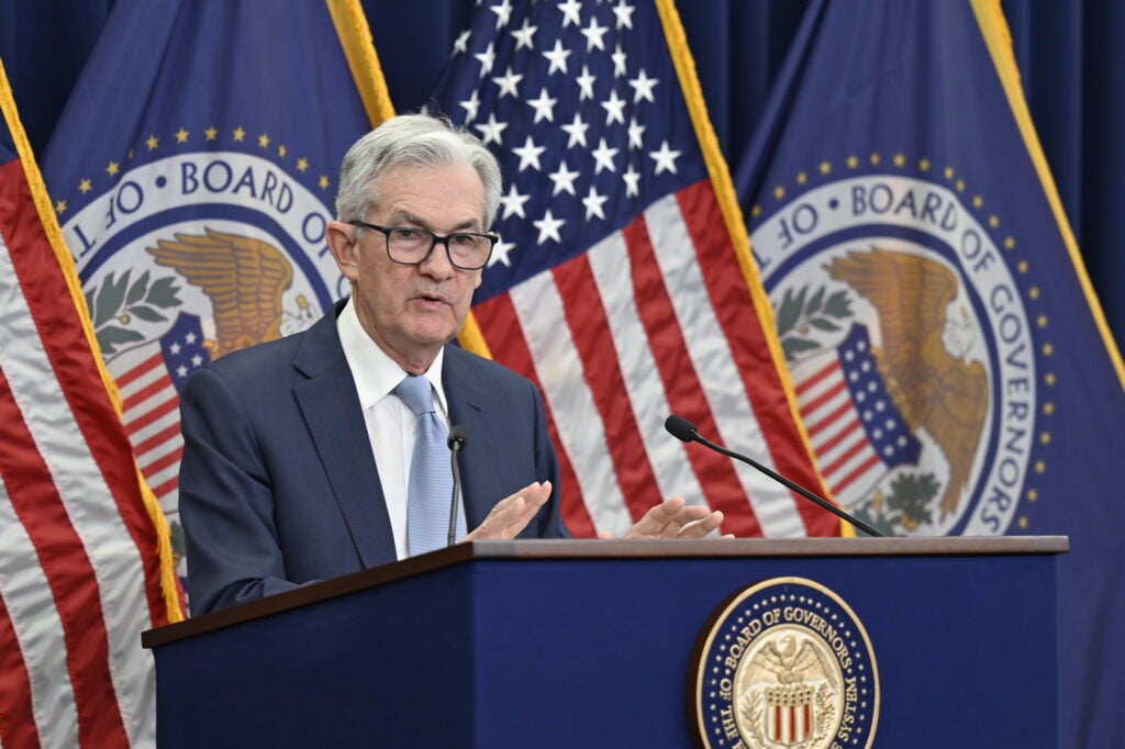 La Federal Reserve lascia i tassi di interesse fermi al 5,25-5,5%