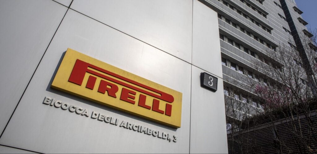 Pirelli in forte calo in Borsa (-5%) dopo l’uscita dei cinesi di Silk Road dal capitale azionario