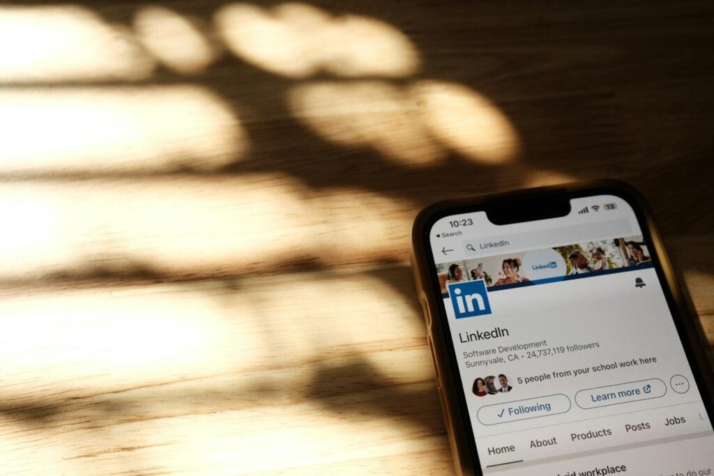 Il co-fondatore di LinkedIn prevede la fine del lavoro 9-to-5 entro il 2034