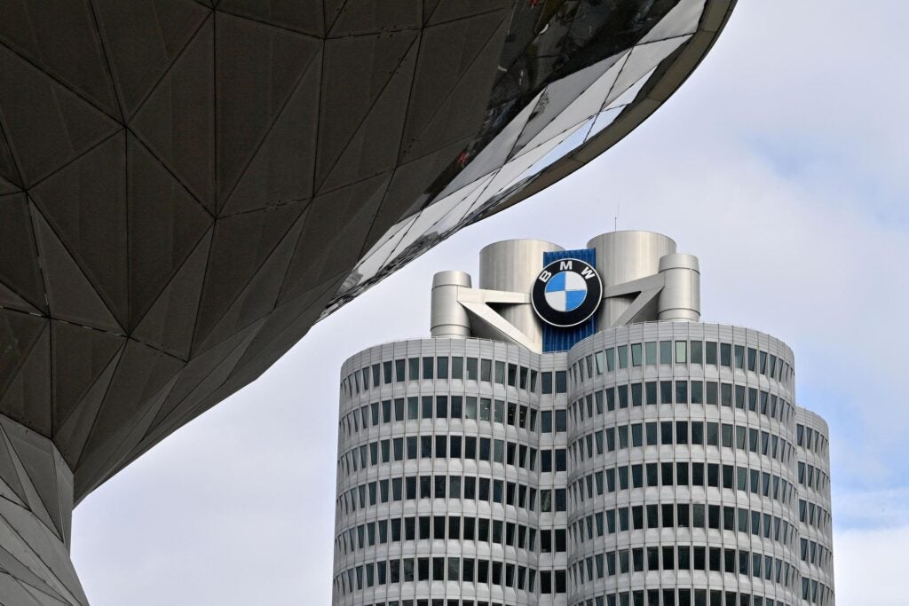 Il settore auto arranca, dopo Volkswagen ora Bmw taglia le stime e frana in Borsa