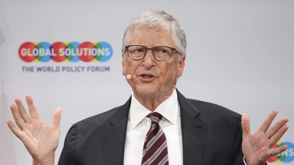 Bill Gates scende in campo e finanzia Kamala Harris con 50 milioni di dollari