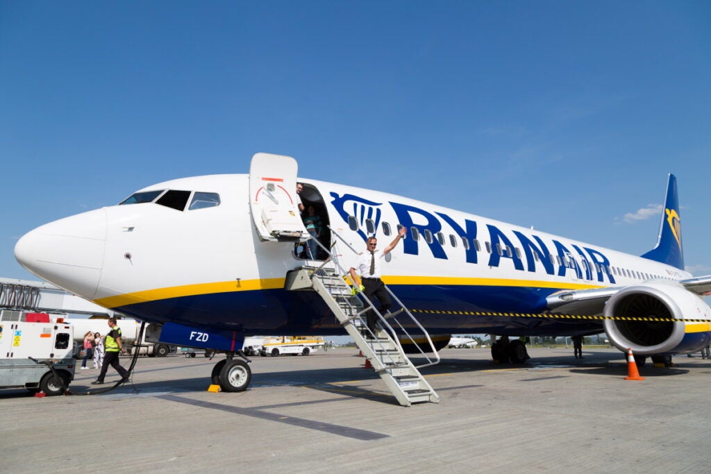 Ryanair rimborserà i costi extra per il check-in: la decisione dell’Antitrust