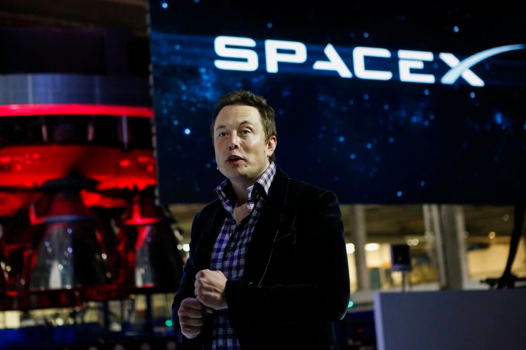 SpaceX di Elon Musk vola a 350 miliardi di valutazione